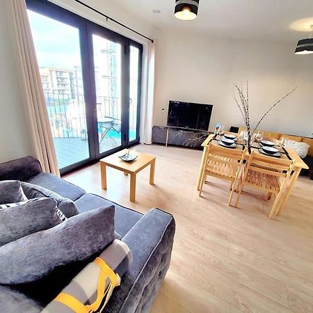 Battersea Power Station Suite Лондон Экстерьер фото