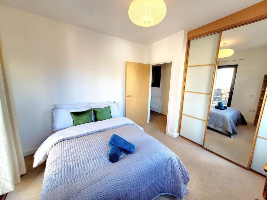 Battersea Power Station Suite Лондон Экстерьер фото