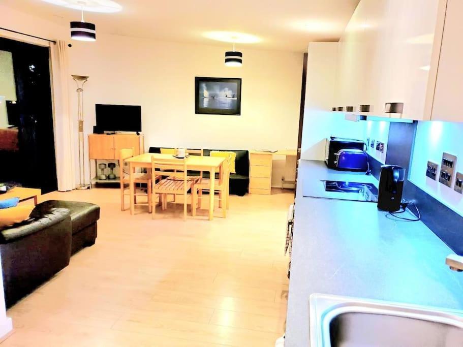 Battersea Power Station Suite Лондон Экстерьер фото
