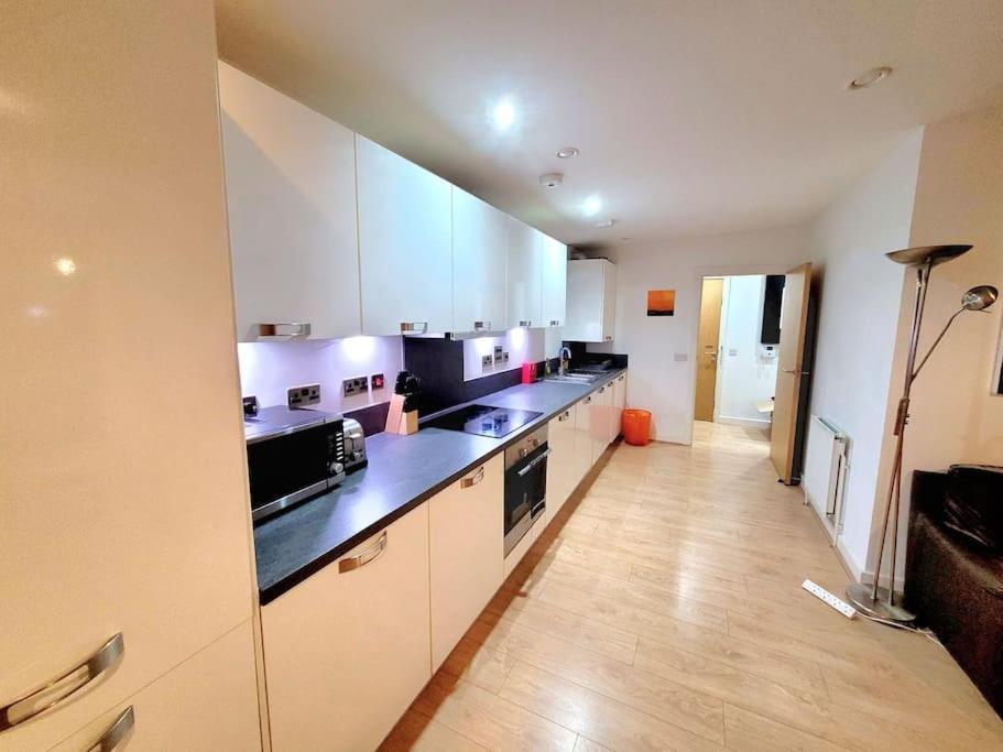 Battersea Power Station Suite Лондон Экстерьер фото